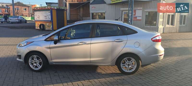 Седан Ford Fiesta 2017 в Виннице