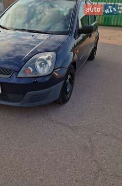 Хетчбек Ford Fiesta 2006 в 