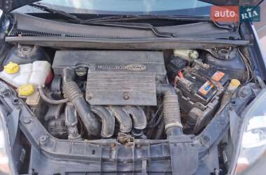 Хетчбек Ford Fiesta 2006 в 
