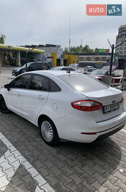 Седан Ford Fiesta 2017 в 