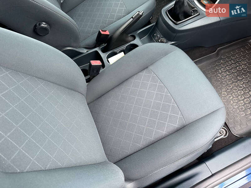 Хетчбек Ford Fiesta 2011 в Дніпрі