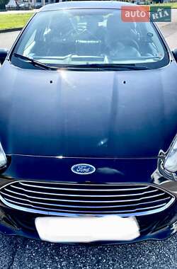 Хэтчбек Ford Fiesta 2015 в 
