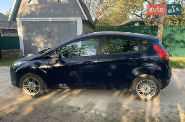 Хэтчбек Ford Fiesta 2009 в 