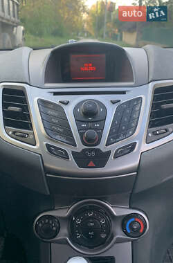 Хэтчбек Ford Fiesta 2009 в 