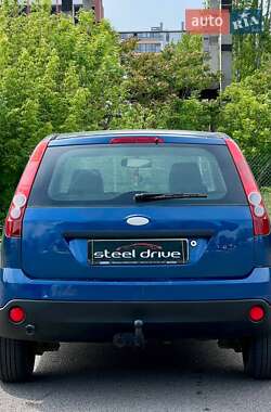 Хэтчбек Ford Fiesta 2006 в 