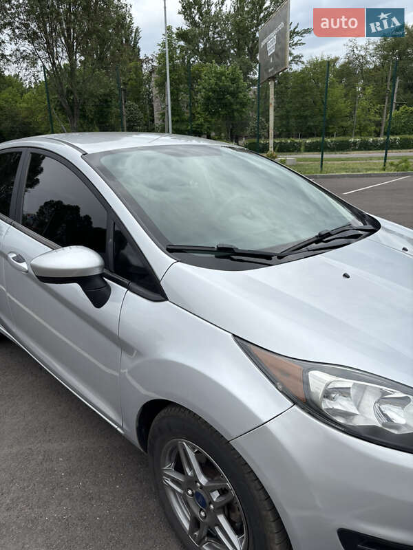 Седан Ford Fiesta 2018 в Кам'янському