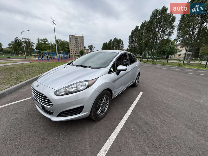 Седан Ford Fiesta 2018 в Кам'янському
