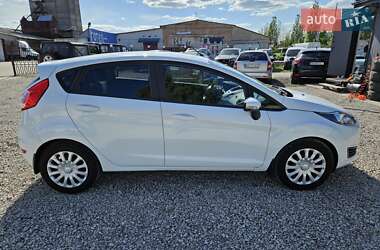 Хэтчбек Ford Fiesta 2016 в 