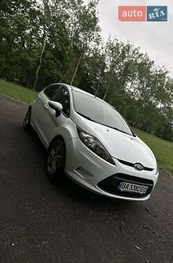 Хэтчбек Ford Fiesta 2011 в 