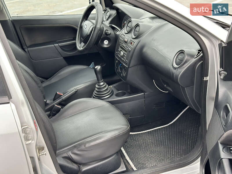 Хетчбек Ford Fiesta 2007 в Києві