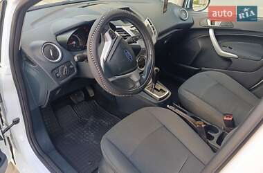Хэтчбек Ford Fiesta 2011 в 