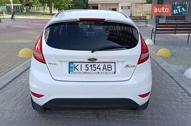 Хэтчбек Ford Fiesta 2011 в 