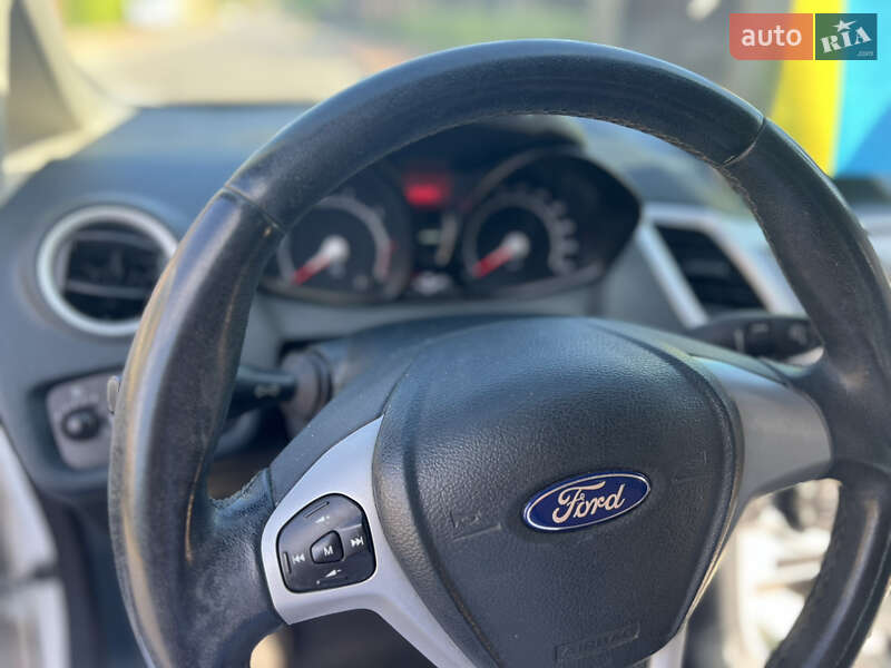 Хэтчбек Ford Fiesta 2012 в Виннице