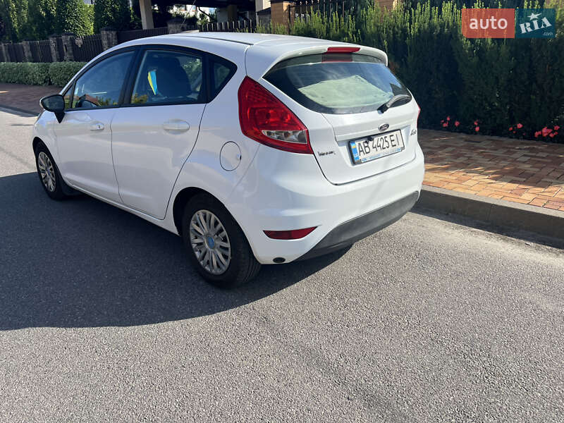 Хэтчбек Ford Fiesta 2012 в Виннице