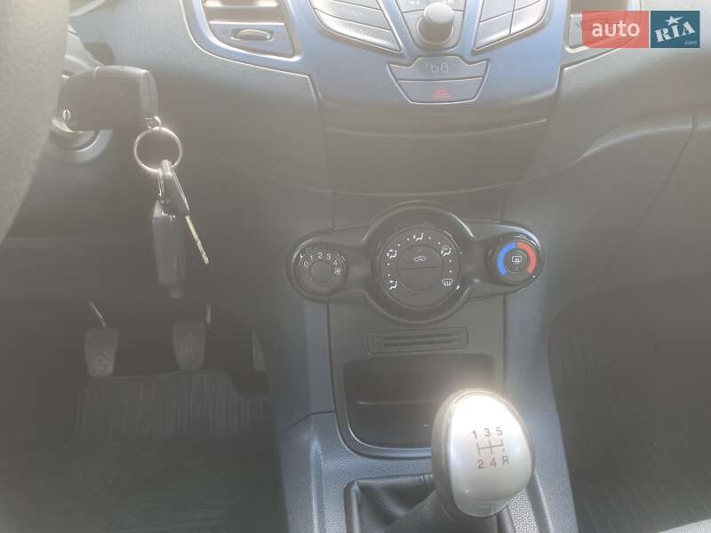 Хэтчбек Ford Fiesta 2012 в Полтаве фото 17 Хэтчбек Ford Fiesta 2012 в Полтаве