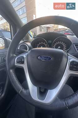 Хэтчбек Ford Fiesta 2016 в Чернигове