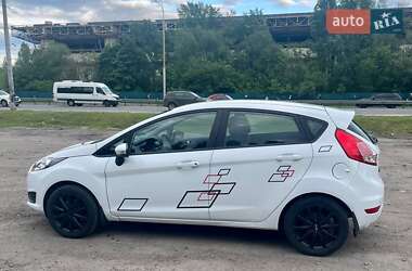 Хэтчбек Ford Fiesta 2013 в 
