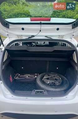Хэтчбек Ford Fiesta 2013 в 