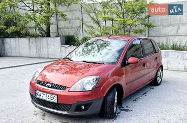 Хэтчбек Ford Fiesta 2007 в 