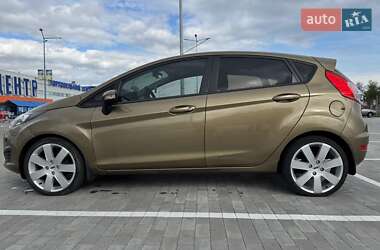 Хэтчбек Ford Fiesta 2013 в 