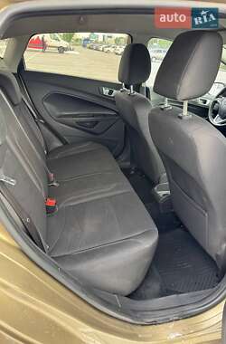 Хэтчбек Ford Fiesta 2013 в 