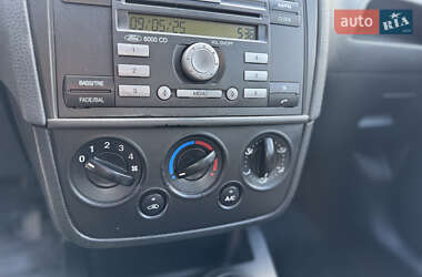 Хетчбек Ford Fiesta 2007 в 