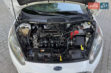 Седан Ford Fiesta 2017 в 