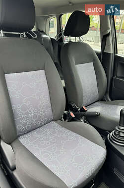 Хетчбек Ford Fiesta 2005 в 