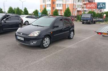 Хэтчбек Ford Fiesta 2006 в Буче