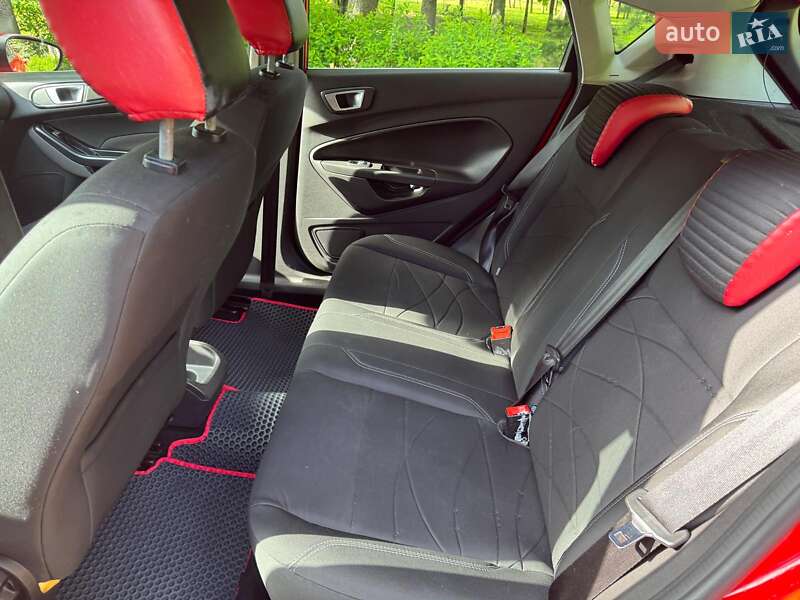 Хэтчбек Ford Fiesta 2013 в Киеве