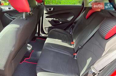 Хетчбек Ford Fiesta 2013 в 
