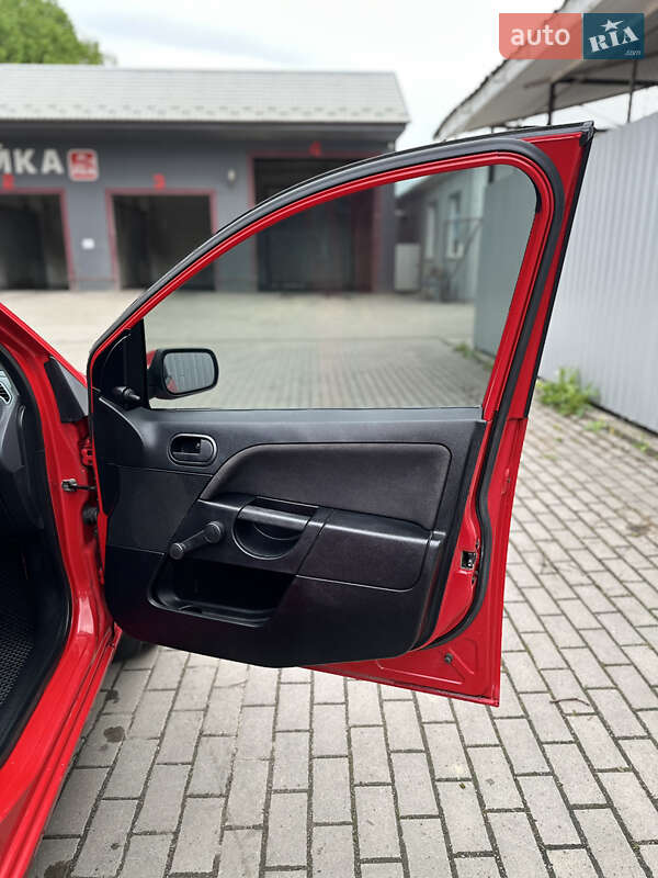 Хэтчбек Ford Fiesta 2007 в Хмельнике фото 36 Хэтчбек Ford Fiesta 2007 в Хмельнике