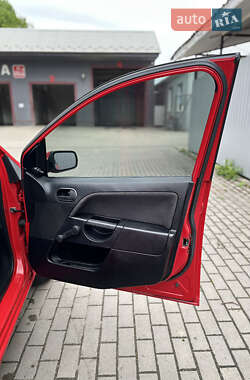 Хэтчбек Ford Fiesta 2007 в 