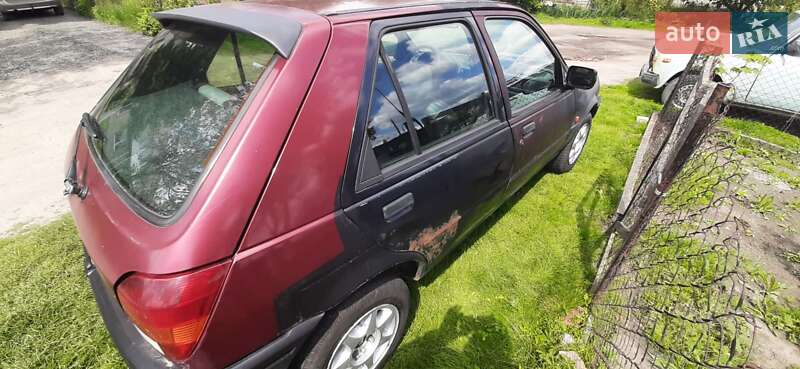 Хэтчбек Ford Fiesta 1989 в Луцке