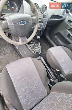 Хетчбек Ford Fiesta 2006 в 