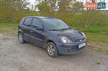 Хэтчбек Ford Fiesta 2006 в Корце