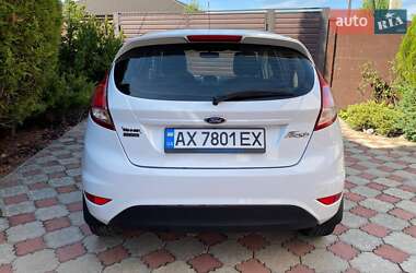 Хетчбек Ford Fiesta 2013 в 