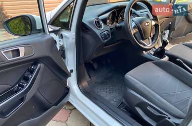 Хетчбек Ford Fiesta 2013 в 
