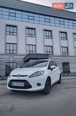 Хэтчбек Ford Fiesta 2010 в Ровно