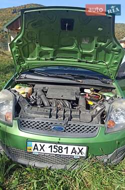 Хэтчбек Ford Fiesta 2006 в 