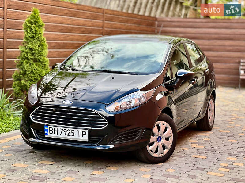 Седан Ford Fiesta 2016 в Гнівані