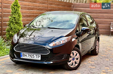 Седан Ford Fiesta 2016 в 