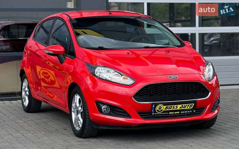 Хэтчбек Ford Fiesta 2016 в 