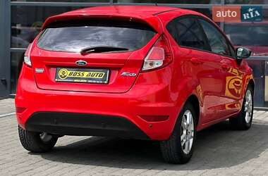 Хэтчбек Ford Fiesta 2016 в 