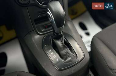 Хэтчбек Ford Fiesta 2016 в 