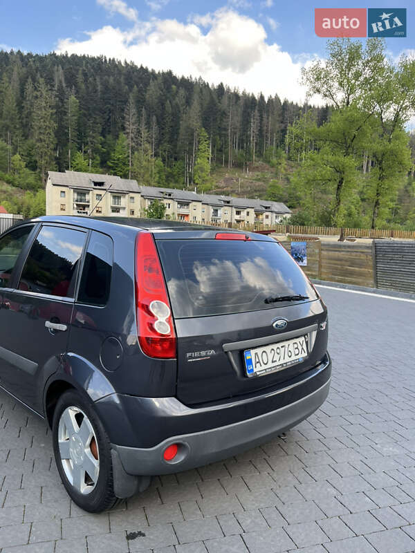 Хэтчбек Ford Fiesta 2008 в Межгорье