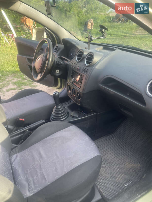 Хетчбек Ford Fiesta 2007 в Кам'янському