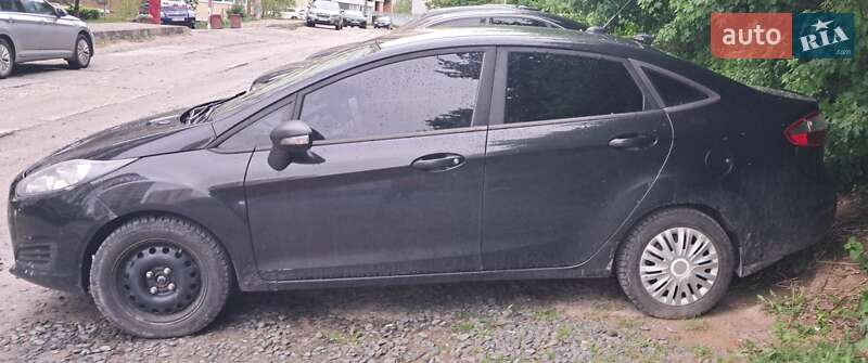 Седан Ford Fiesta 2015 в Хмельницком