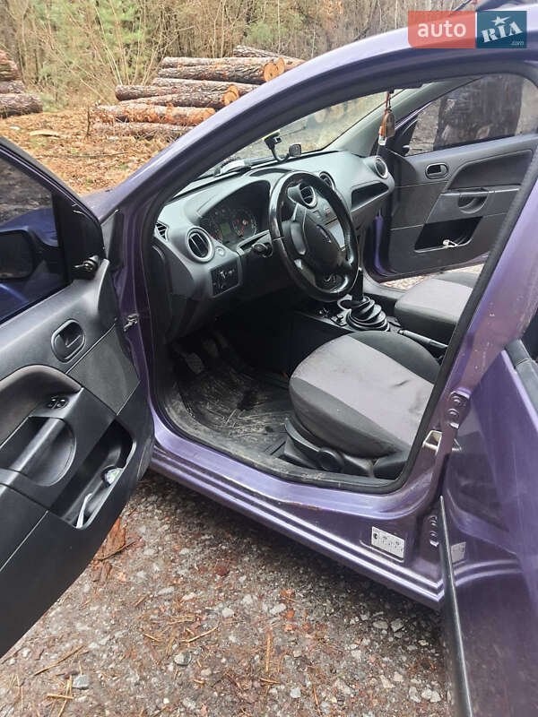Хэтчбек Ford Fiesta 2006 в Славуте фото 7 Хэтчбек Ford Fiesta 2006 в Славуте