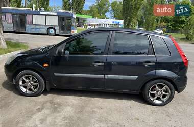 Хэтчбек Ford Fiesta 2006 в 